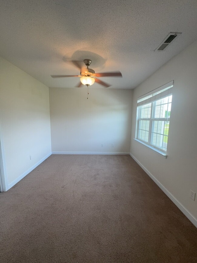 Building Photo - 202 Lanieve Ct