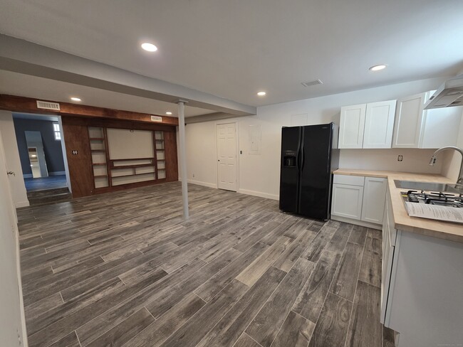 Building Photo - 1367 Reservoir Ave