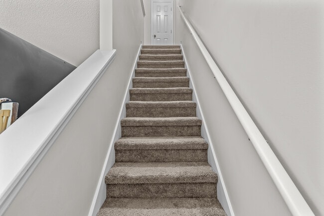 Building Photo - 5010 Banister Loop