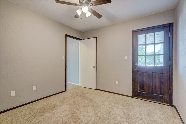 Building Photo - 632 Stag Trail