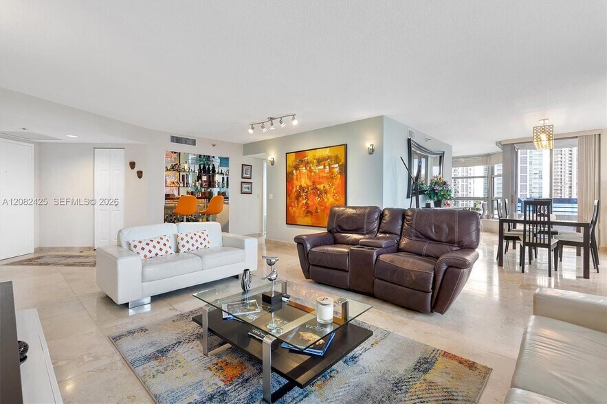Building Photo - 3500 Mystic Pointe Dr