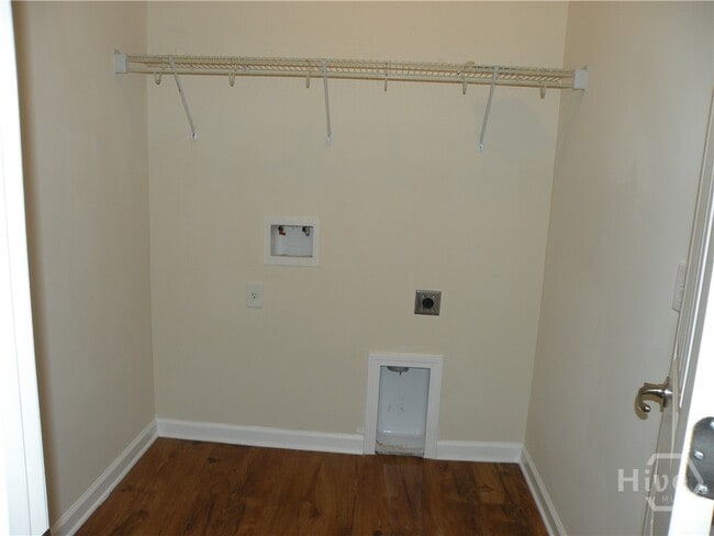 Building Photo - 104 Ventura Pl