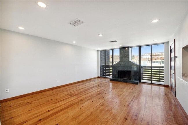 Building Photo - 1503 Fairview St