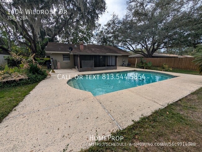 Building Photo - 1404 Wildrose Dr