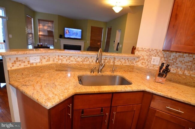 Building Photo - 2946 Saxon Flowers Dr