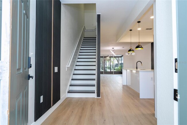 Building Photo - 7022 Cadiz Blvd