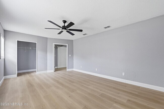 Building Photo - 9565 Carbondale Dr W