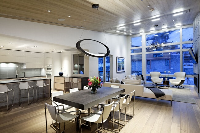 Building Photo - 126 Juan St