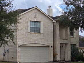 Building Photo - 2715 Riverhollow Ln