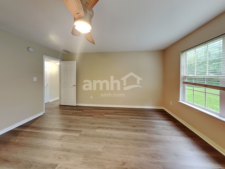 Building Photo - 8016 Lawrence Woods Ct