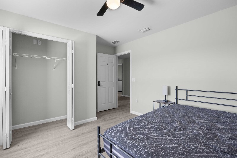 Building Photo - 3300 NW 15th Ln