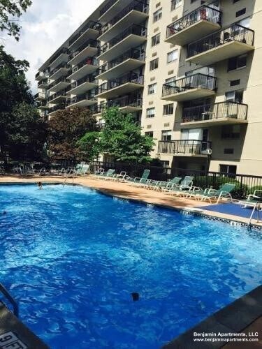 Building Photo - 71 Monmouth St