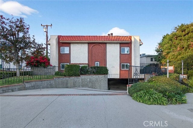 Building Photo - 419 Fairview Ave