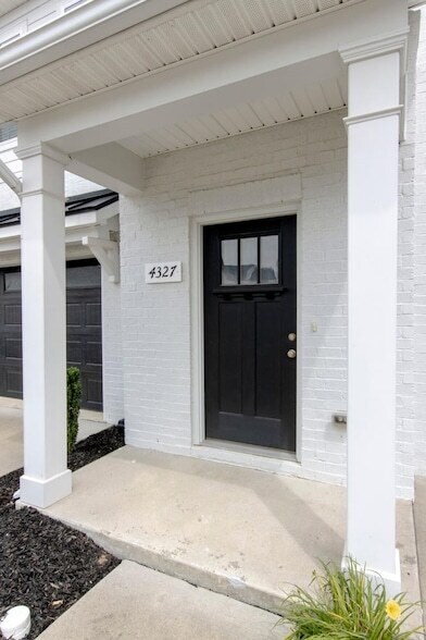 Building Photo - 4327 Doral Dr