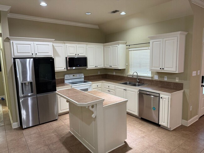 Building Photo - 3BD 2BA House on Nicholson Lakes Subdivision
