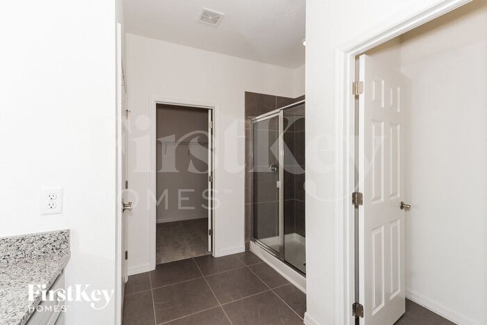 Building Photo - 307 Corbel Ln