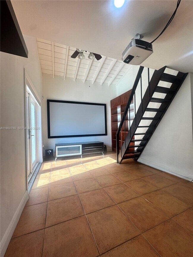 Building Photo - 1700 SW 16th Ter