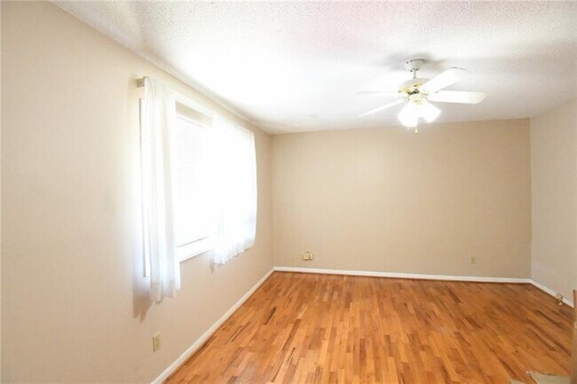 Building Photo - 1604 Briarcliff Rd NE