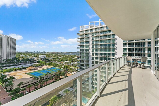 Building Photo - 3100 N Ocean Dr