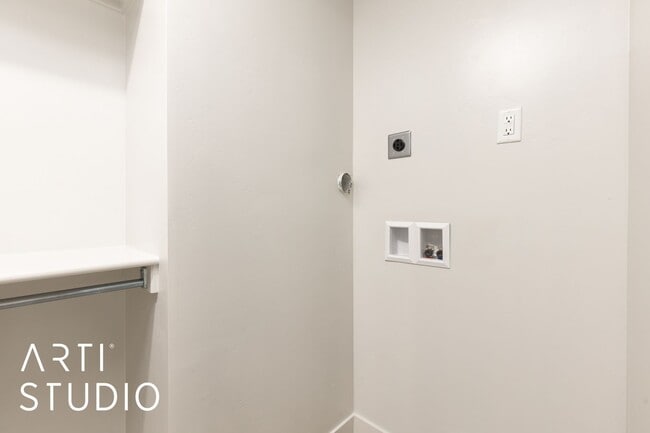 Building Photo - 3156 E Sky Rim Wy