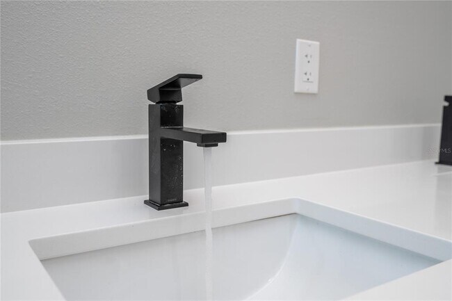 Building Photo - 70 McDill Dr