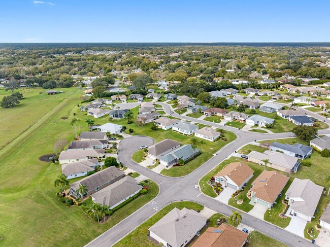 Building Photo - Exquisite Huntington Hills Golf and Countr...