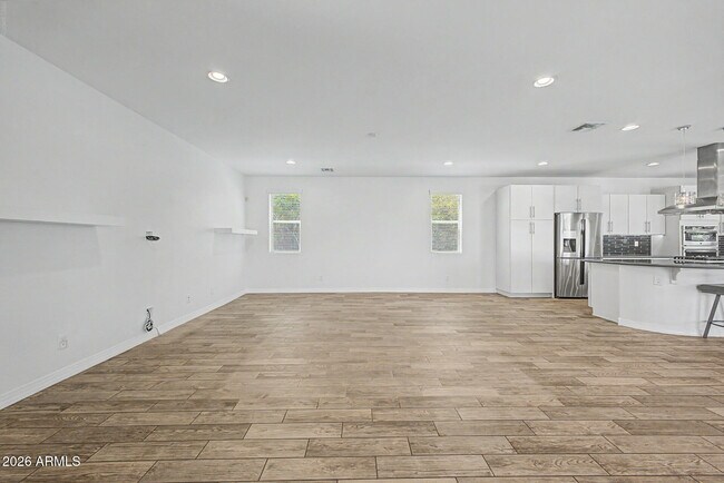 Building Photo - 15912 W Sierra St