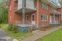 Building Photo - 147 Burnside St