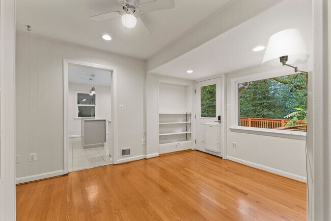 Building Photo - Discover this beautifully updated Colonial...