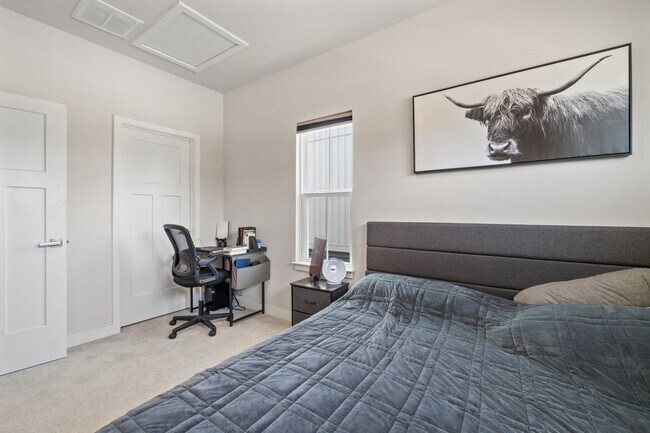 Building Photo - 2694A Azalea Garden Road