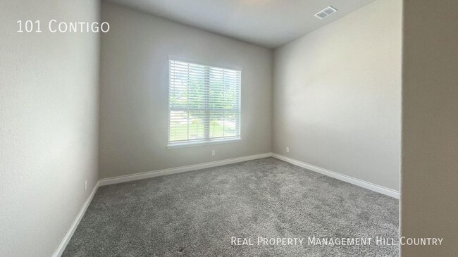 Building Photo - 101 Contigo-
