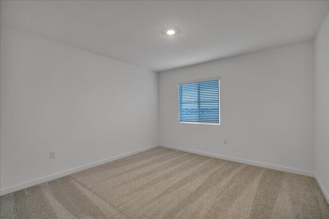 Building Photo - 12658 Rosefinch Wy