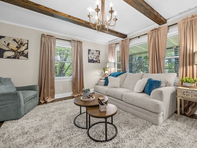 Building Photo - Immaculately Maintained 2 BR, 1 BA Short-Term Rental in Greer NO APPLICATION FEE if APPROVED