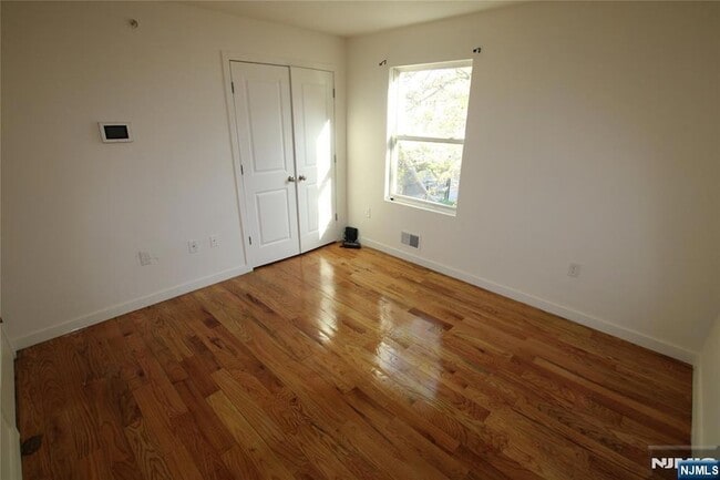 Building Photo - 100 Grove Terrace