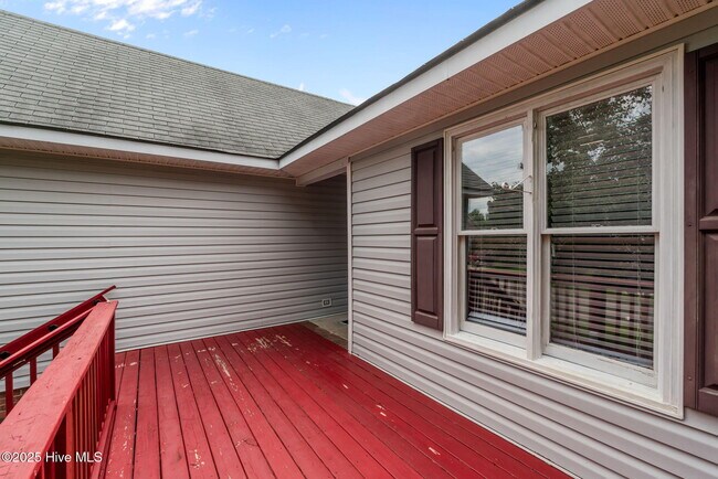 Building Photo - 39 Orrin Ct