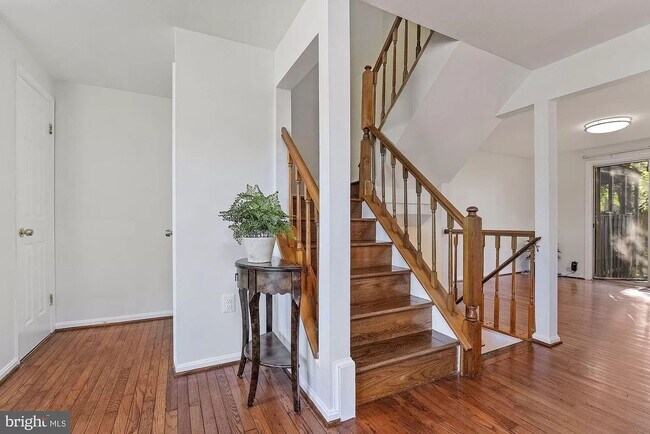 Building Photo - 10606 Tuppence Ct