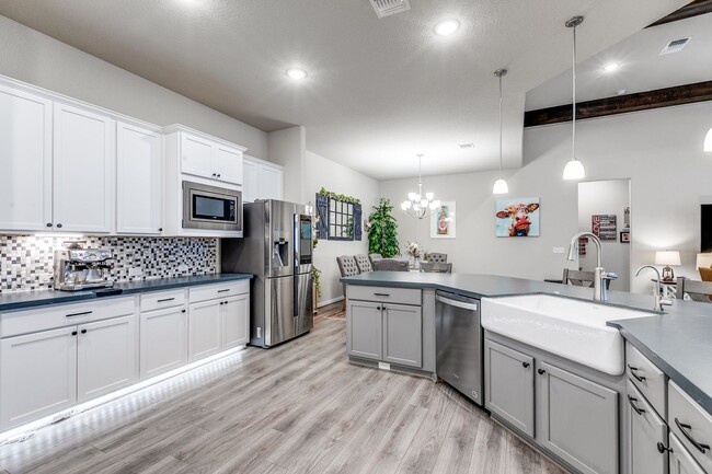 Building Photo - BEAUTIFUL 3-BEDROOM HOME IN THE ENCLAVE AT...