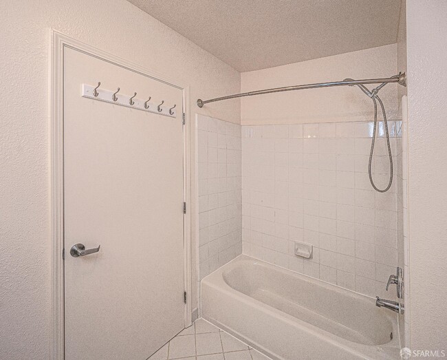 Building Photo - 8400 Oceanview Terrace