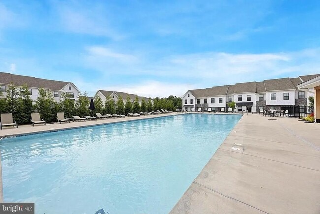 Building Photo - 110 Segel Dr