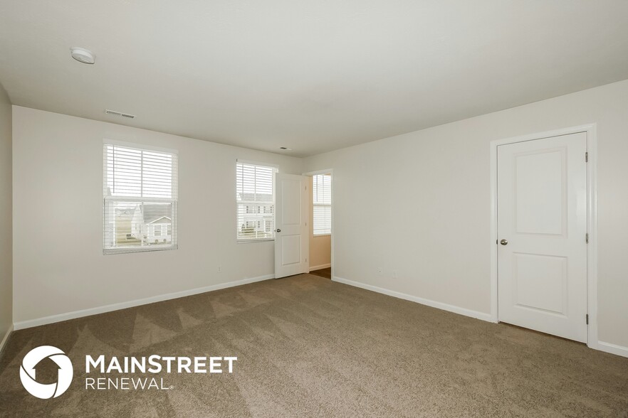 Building Photo - 13875 N Mardenis Dr W