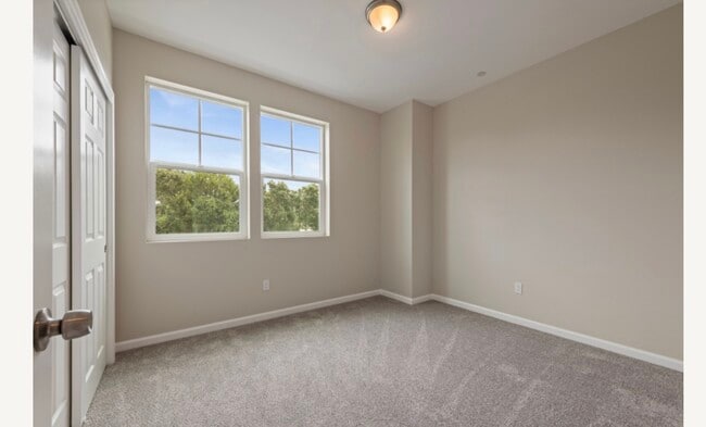 Building Photo - 2253 Vanderford Dr