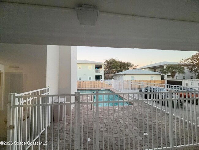 Building Photo - 154 Crescent Beach Dr