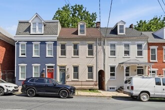 Building Photo - Beautiful 3BR 1.5 Townhouse in North East Lancaster City!