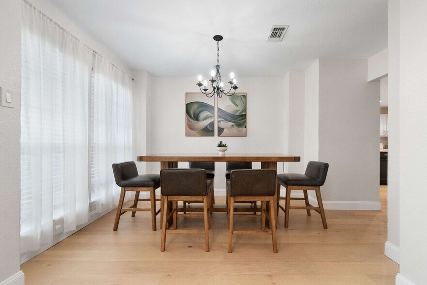 Building Photo - 508 Bretts Way