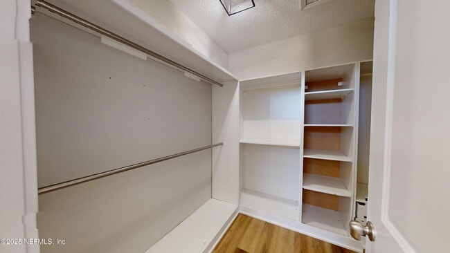 Building Photo - 257 Windermere Way