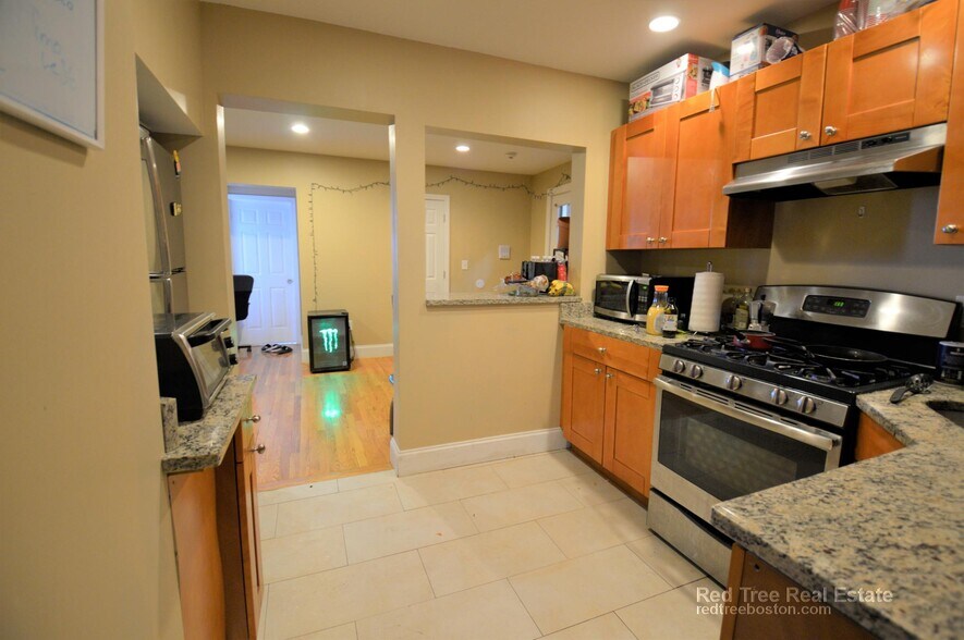 Building Photo - 76 Egmont St