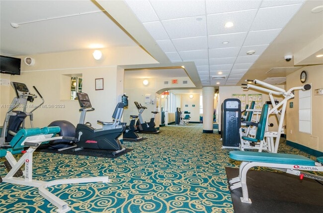 Building Photo - 888 Brickell Key Dr