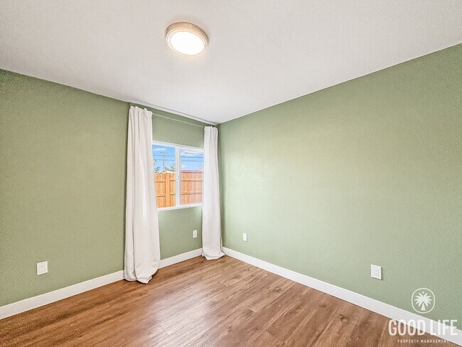 Building Photo - Charming 3BD/2BA House in Imperial Beach W/ A/C, W/D, 2-Car Garage, & Grass Backyard!