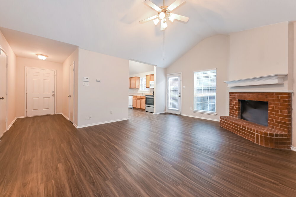 Building Photo - 1011 Caliente Dr