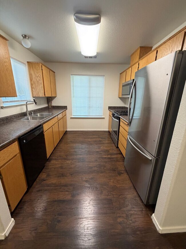 Building Photo - 1501 Arnold Ct